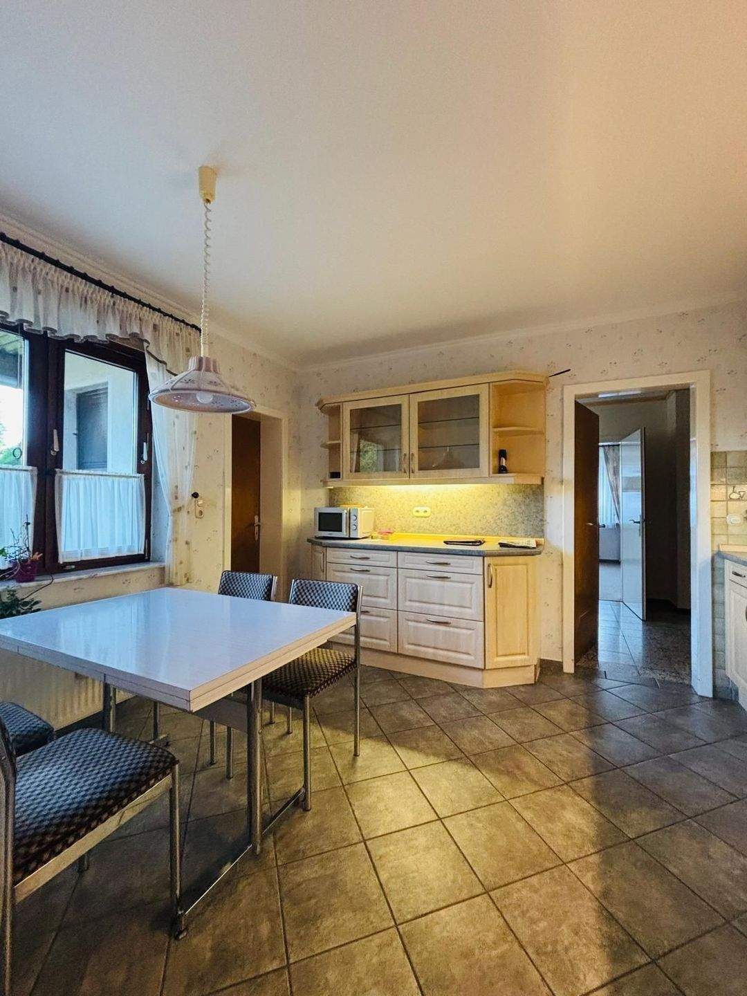 Viel Platz zum Wohlfühlen – Gepflegtes Einfamilienhaus mit Garten, Terrasse, Balkon und Garage – Scheeßel – Vorschaubild 2