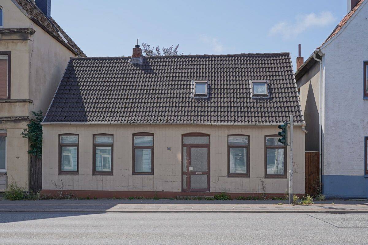Volksbank Immobilien: Mitten im Geschehen - Einfamilienhaus in zentraler Lage! – 27576 Bremerhaven – Bild 1 von 9