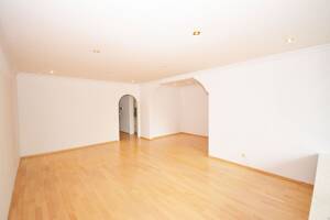 Großzügige Wohnung mit Loggia und Tiefgaragenstellplatz in Lövenich (bezugsfrei) – 50859 Köln – Vorschaubild 4