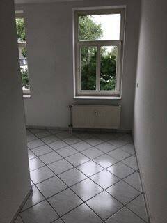* Kleine 1,5-Zimmer mit Laminat, EBK, Wannenbad und Aufzug in Zentrumsnähe zum Toppreis! * – Chemnitz – Vorschaubild 8