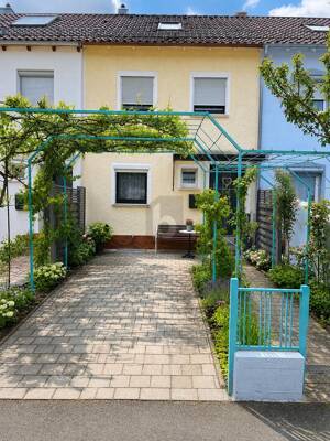 FAMILIENTRAUM MIT GARTEN, GARAGE & STELLPLATZ