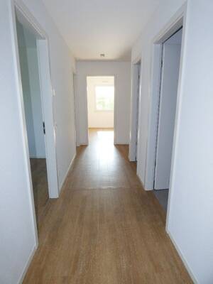 Modern geschnittene 4-Zimmer-Wohnung mit Einbauküche und Aufzug – 51377 Leverkusen – Vorschaubild 5
