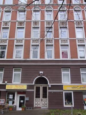 Winterhude: 2-Zi-Altbau mit Balkon, ideal als Wohnbüro, Praxis, Atelier – 22299 Hamburg – Vorschaubild 1
