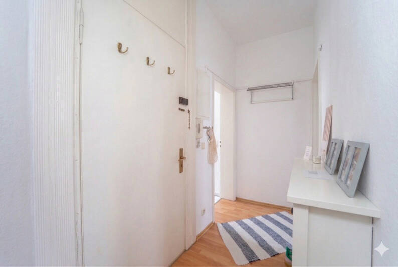 Modernes Wohnen mit Geschichte: Etagenwohnung in erstklassigem Zustand – Kiel – Vorschaubild 4