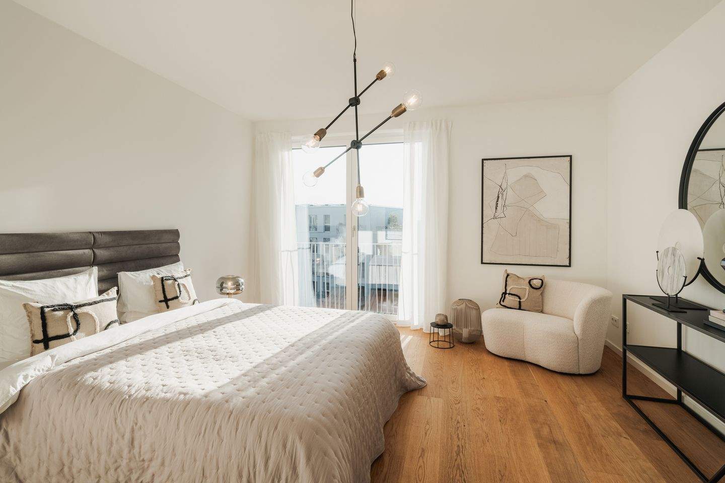 Urbanes Wohnen neu gedacht: 3-Zimmer-Penthouse mit Loggia und teilweise überdachter Dachterrasse