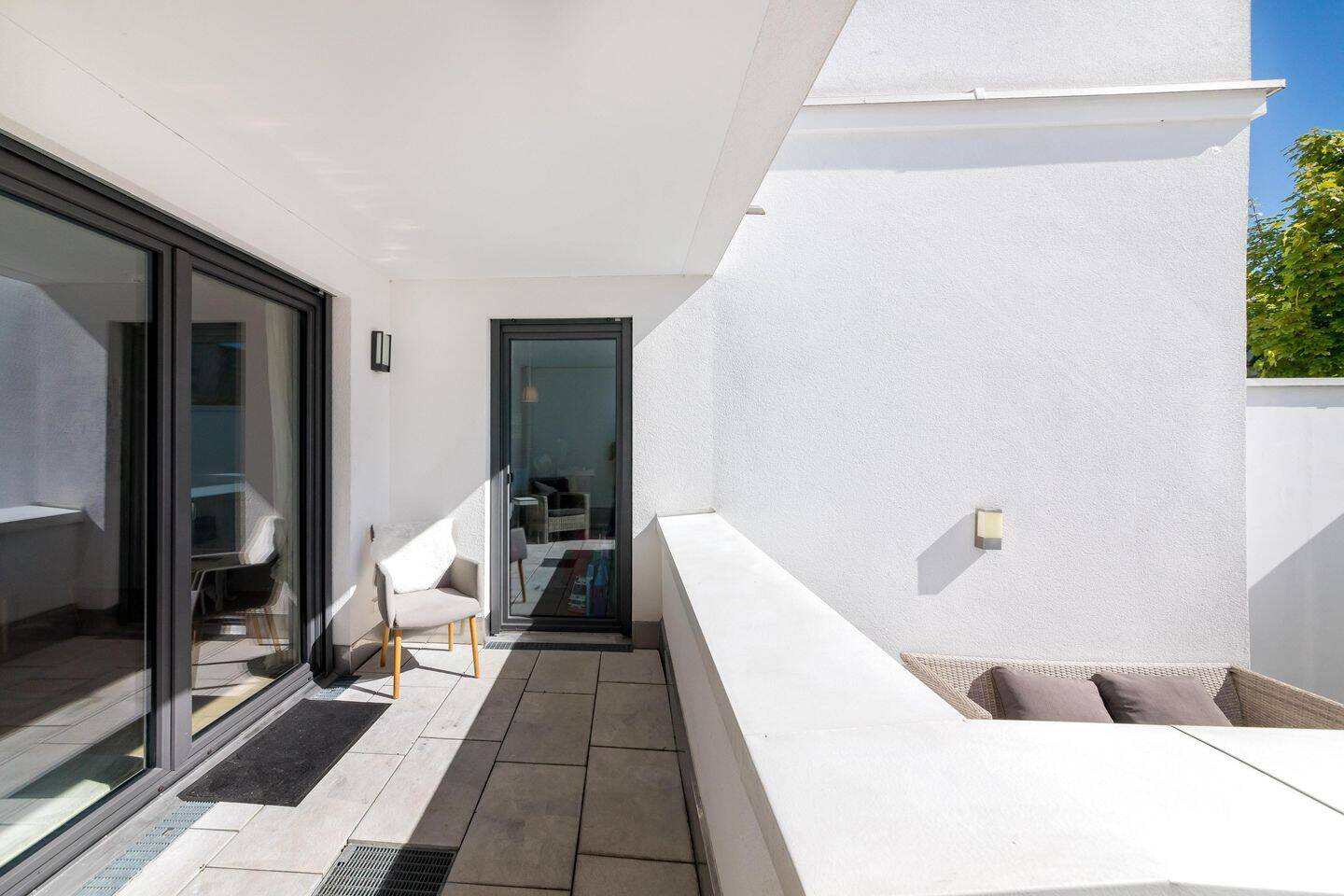 Exklusive 3-Zimmer-Wohnung mit Atriumgarten - top Lage! – München – Vorschaubild 3