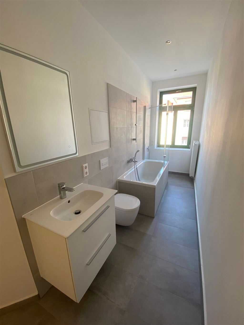 Plagwitz! Erstbezug nach Sanierung* helle 2 Zimmer-Whg.* sep. Küche mit Balkon*Tageslichtbad