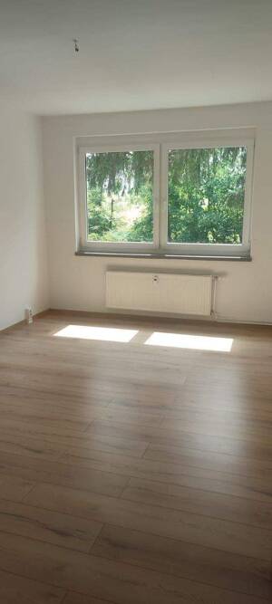 schöne 4-Raum Wohnung mit Balkon – 39397 Gröningen – Vorschaubild 2