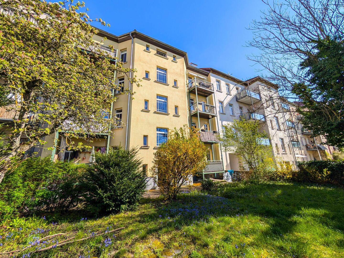 Top gepflegt: 10 hochwertig sanierte WEs | Denkmalschutz | IST-Rendite 4,44% | Balkone+Stellplätze – Leipzig – Vorschaubild 8