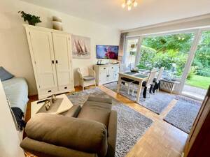 Vollmöbliert - Teilsanierte Terrassenwohnung an parkähnlichem Garten – 22559 Hamburg – Vorschaubild 1