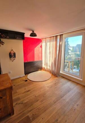 Hauptstadtmakler-Bezugsfreie modernisierte Dachgeschosswohnung mit Stellplatz in Top-Lage – 12247 Berlin – Vorschaubild 4