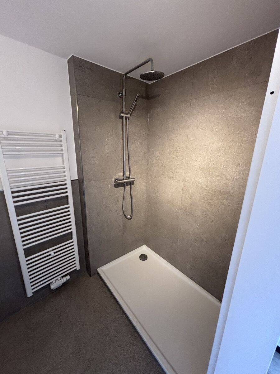 helle, komplett renovierte 1-ZKDB-Wohnung mit Balkon, Zentrum Aachen, Mariahilfstraße 1-3 ab 01.07.2026 zu vermieten – Aachen – Vorschaubild 6