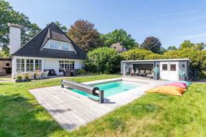 Haus am Pool.