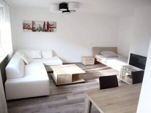 Ruhiges 1-Zimmer-Apartment in Milbertshofen zentral und doch im Grünen – 80807 München – Vorschaubild 3