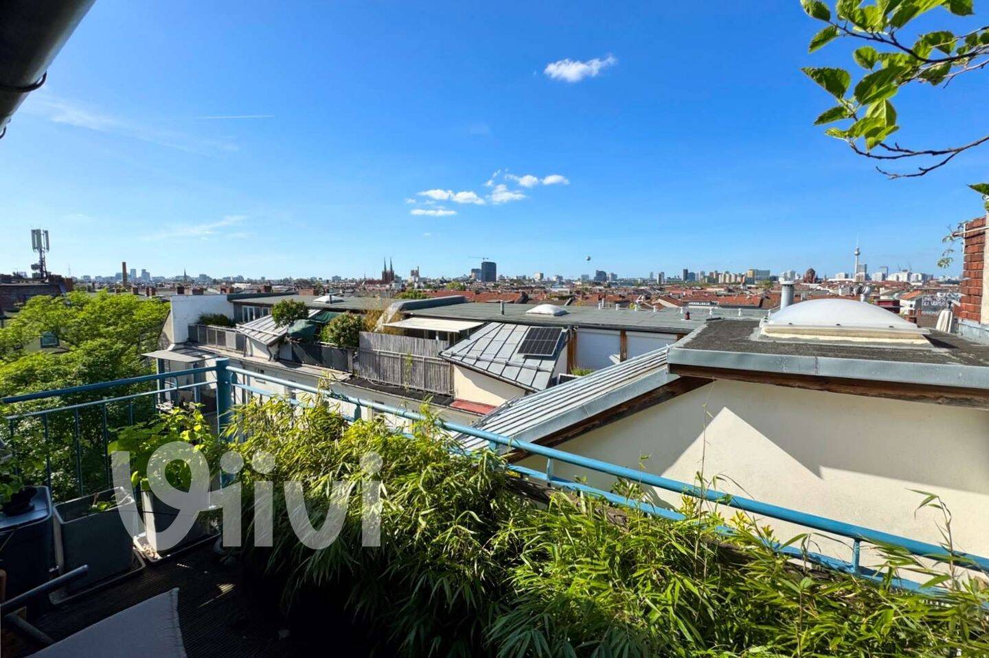Großzügige Altbau-Maisonette im Chamisso-Kiez mit weitem Blick über Berlin - Dachterrasse, saniert – Berlin – Vorschaubild 2