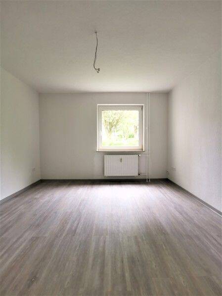 Frisch renovierte 2-Zi.-Whg. mit neuem Bad und Balkon – Wuppertal – Vorschaubild 4
