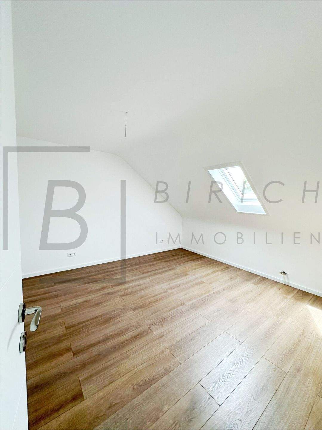 Attraktive 2-Zimmer-Dachgeschosswohnung - Verkäufer trägt die Nebenkosten – Neu-Ulm – Vorschaubild 8