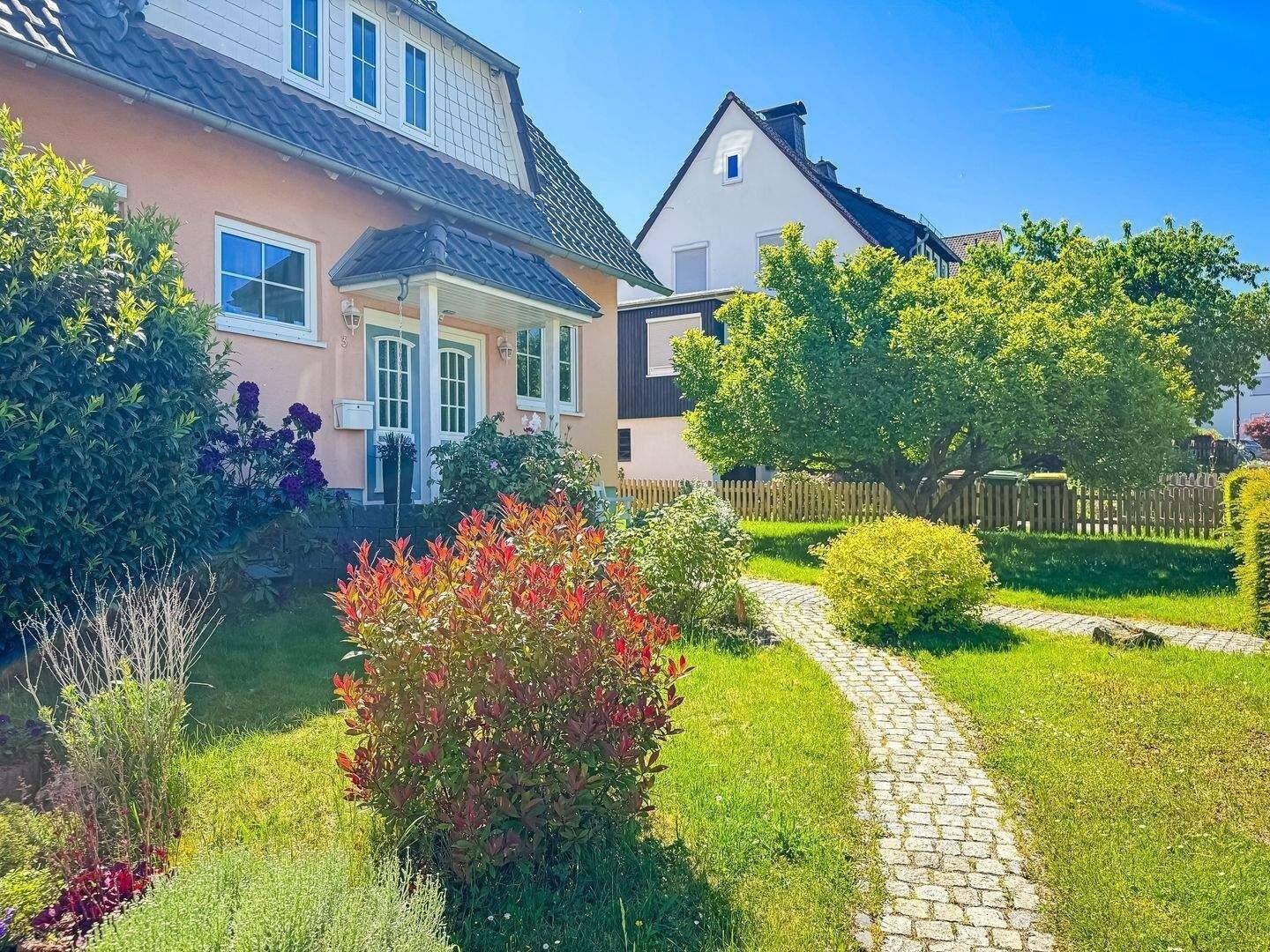 Familienfreundlich und zentral Wohnen im schönen Kaufungen – Kaufungen – Vorschaubild 2