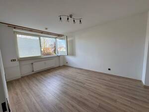 Koffer packen und einziehen! Frisch renovierte EG Wohnung mit 2 TG Stellplätzen in zentraler Lage!Reserviert! – 22547 Hamburg – Vorschaubild 8