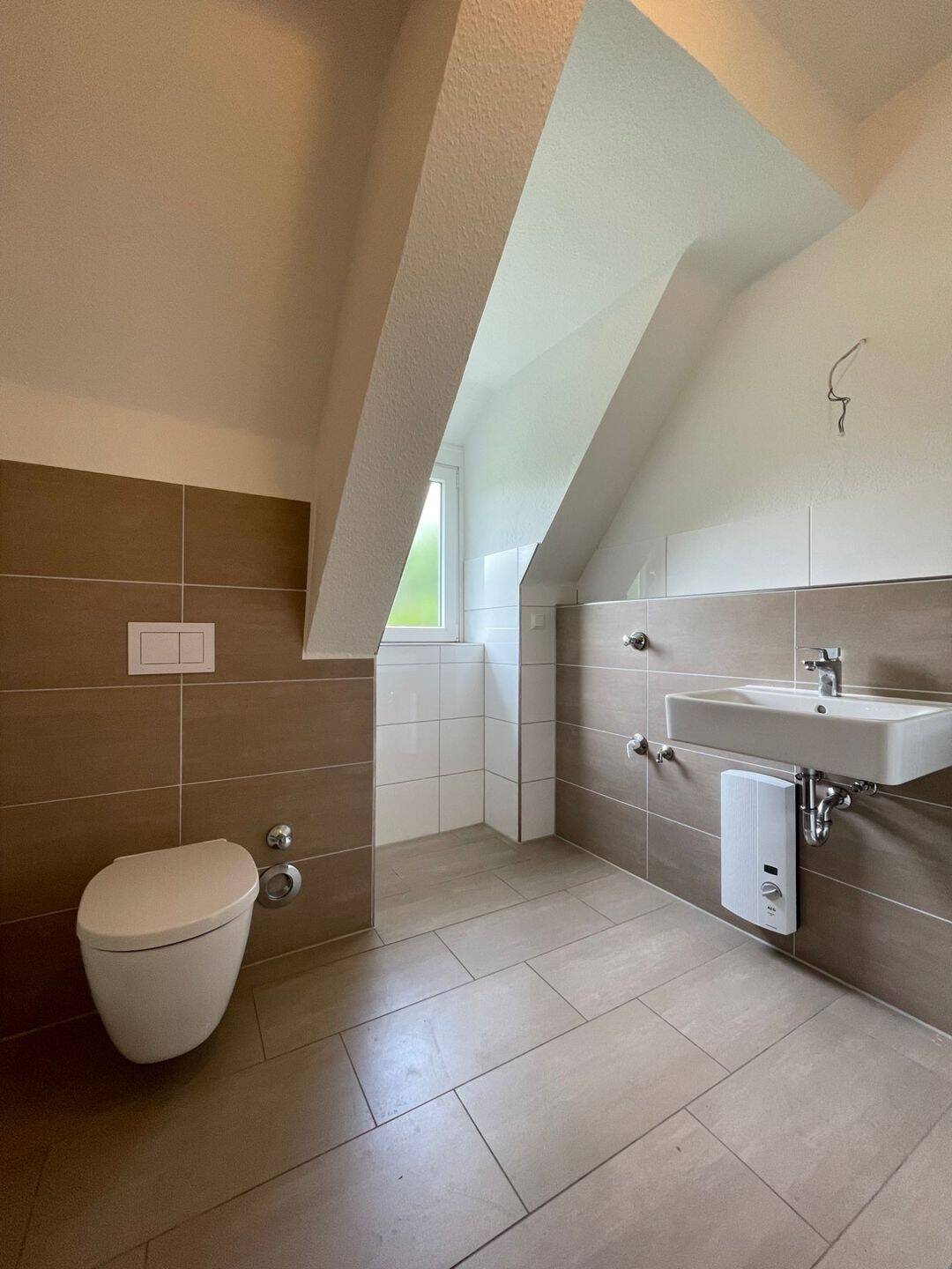 *kernsanierte und hochwertige Altbauwohnung*Tageslichtbad*Holsterhausen* – Essen – Vorschaubild 3