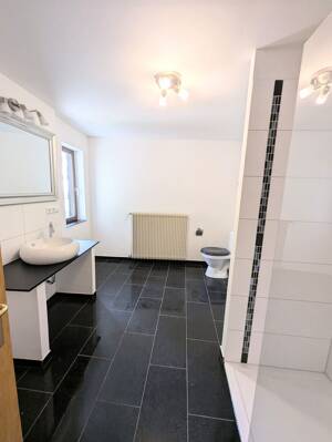 Erstbezug - Kernsanierte 2-Zimmer-Wohnung mit Balkon in der Altstadt von Wächtersbach – 63607 Wächtersbach – Vorschaubild 4