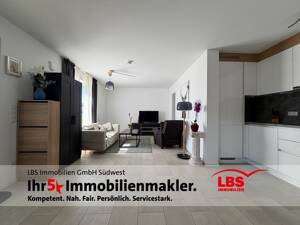 neuwertige 2 Zimmer-Wohnung in gehobener Ausstattung mit Terrasse und 2 Stellplätzen