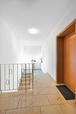 *Mehrheitsanteil* 4 Wohnungen im Paket *Fenster, Heizung neuwertig* 7-Parteienhaus *PROVISIONSFREI* – 85399 Hallbergmoos – Vorschaubild 8