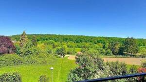 Stuttgart-Hoffeld: Herrlicher unverbaubarer Blick ins Ramsbachtal - Einfamilienhaus mit Einliegerwohnung, Garten &Garage