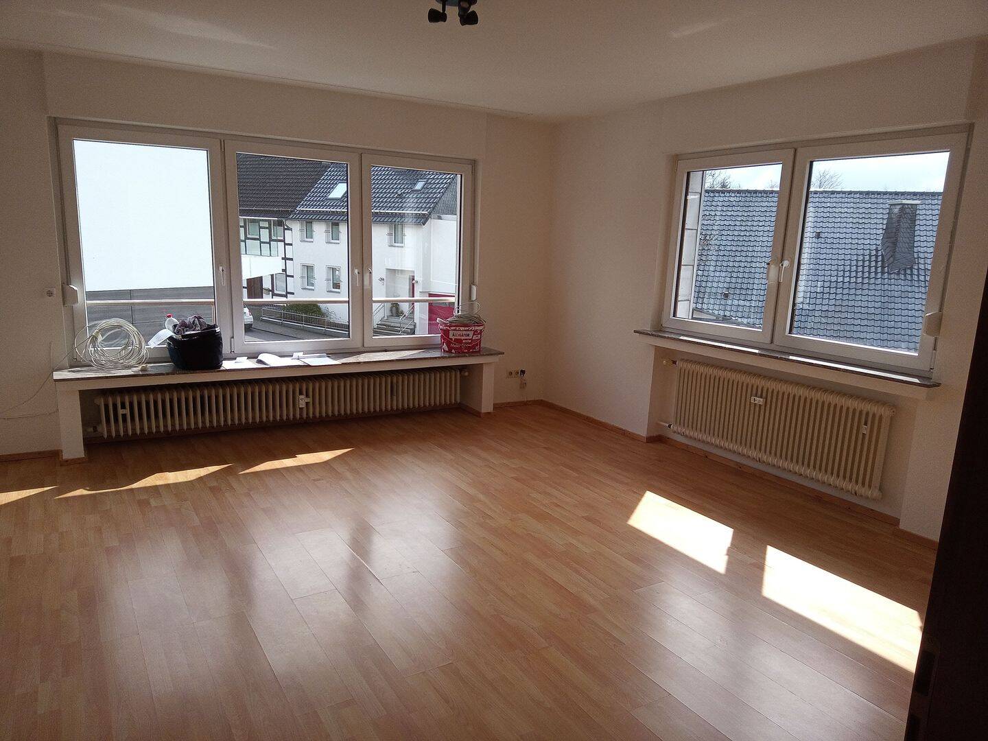 Vier-Zimmer-Wohnung mit Balkon, Garage und sehr großem Garten
