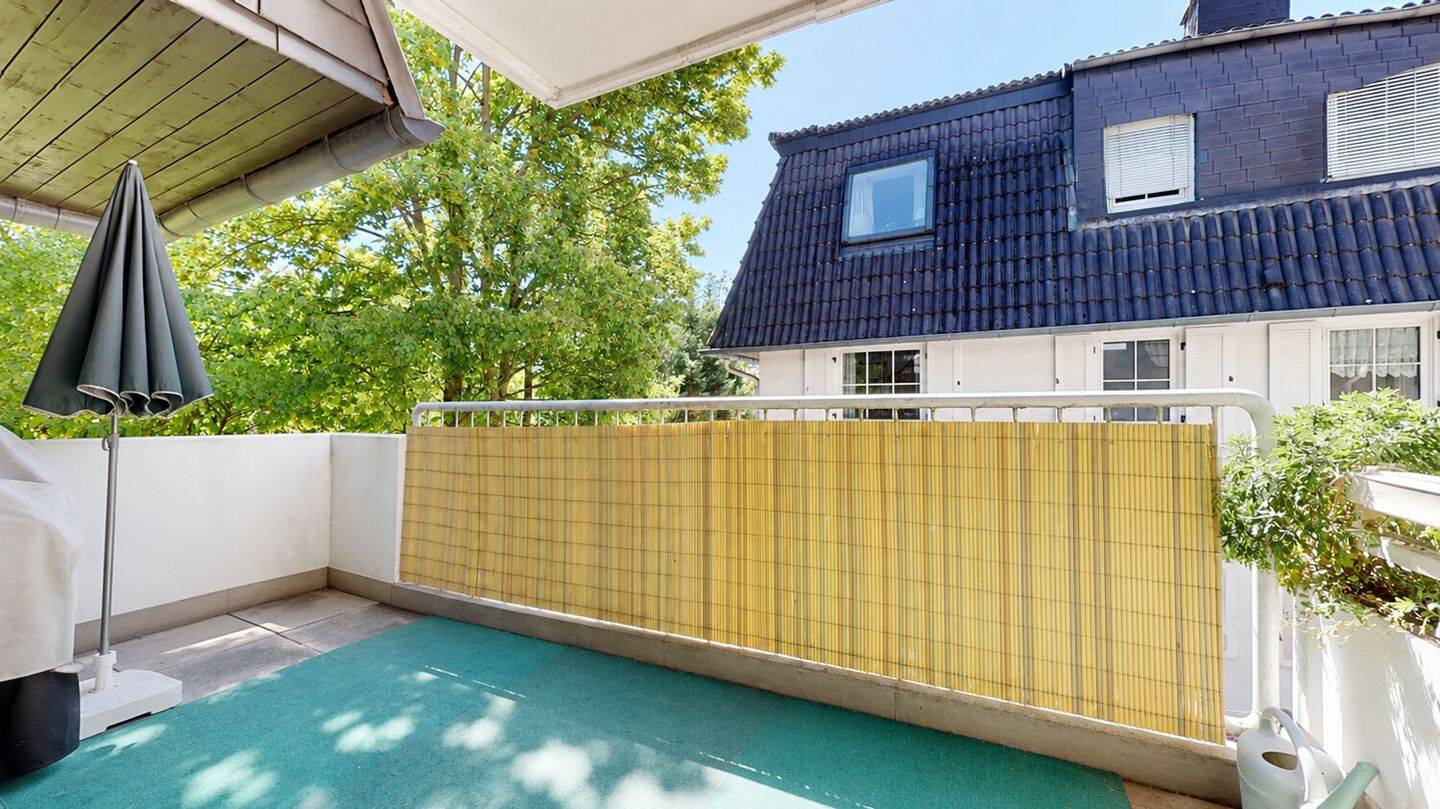 Gemütliche Wohnung mit Kamin und Balkon im Diplomatenviertel – Frankfurt am Main – Vorschaubild 9