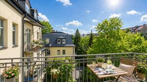 Bezugsfreie gepflegte Altbauwohnung mit Balkon im Münchner Westend