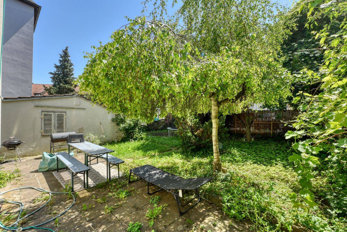 +++ Erdgeschoss-Etage mit Süd-Terrasse & Garten - ruhig & zentrumsnah - inklusive Einbauküche +++