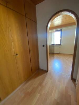 **EBK, Badewanne, zentral** – 55246 Wiesbaden – Vorschaubild 6