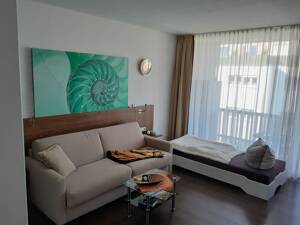 Exklusive, gepflegte 1-Raum-Wohnung mit gehobener Innenausstattung mit Einbauküche in Olching