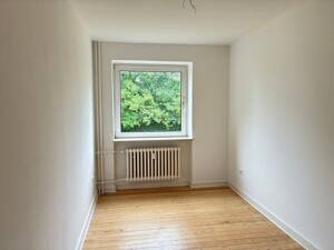 4-Raumwohnung mit Loggia zu vermieten – 24149 Kiel – Vorschaubild 4