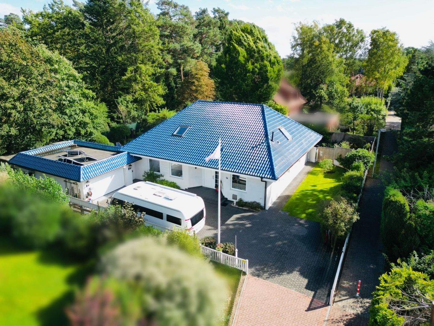 Blaues Dach - grünes Paradies - bestes Wohnen (AG-1020-38) – Hambühren – Bild 1 von 9