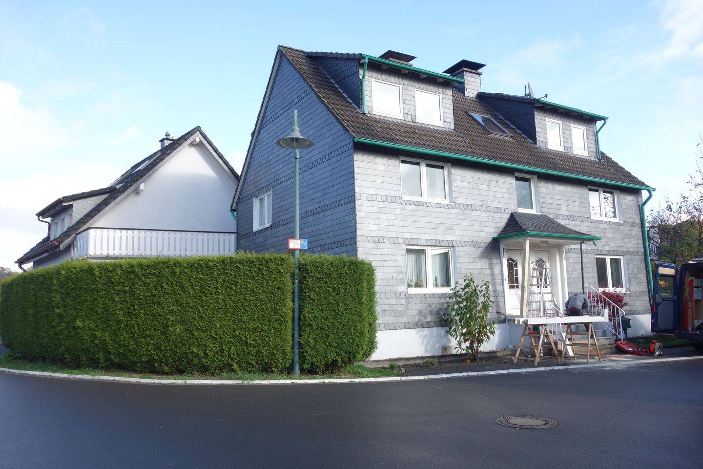 Eine besondere Immobilie - Einfamilienhaus mit 2 Einliegerwohnungen – Wermelskirchen – Bild 1 von 7