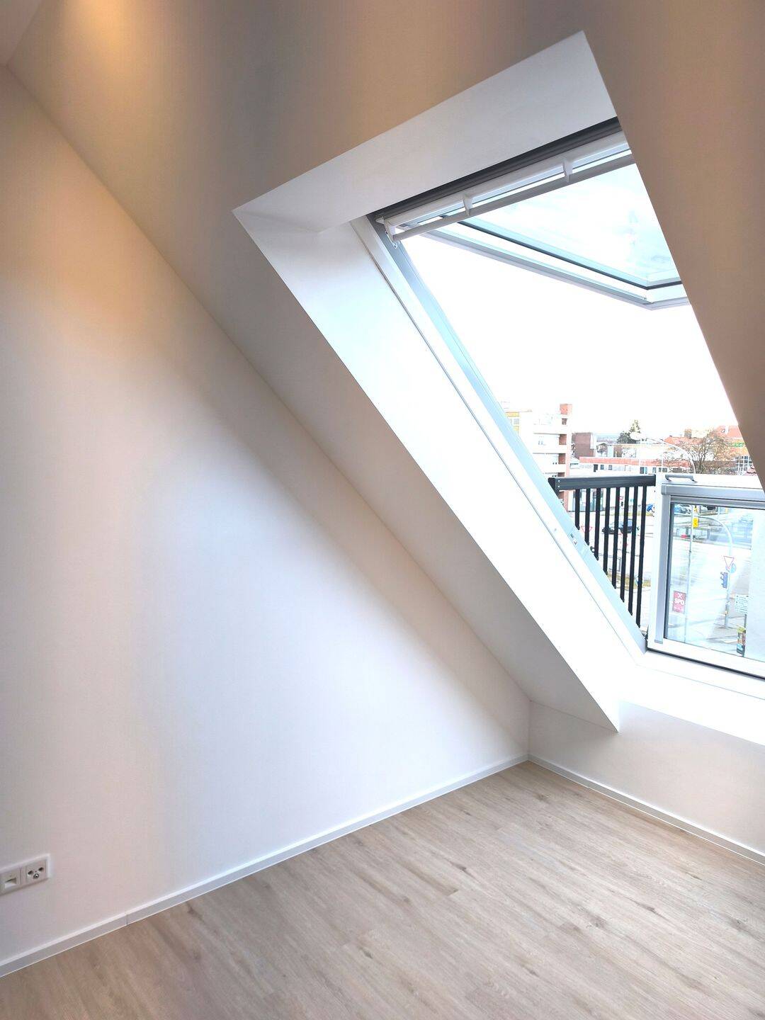 Erstbezug! Helles, möbliertes Apartment in zentraler Lage von Ingolstadt – Ingolstadt – Vorschaubild 3