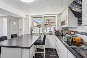 Saniertes Reihenhaus mit Südgarten und Garage – 28325 Bremen – Vorschaubild 3