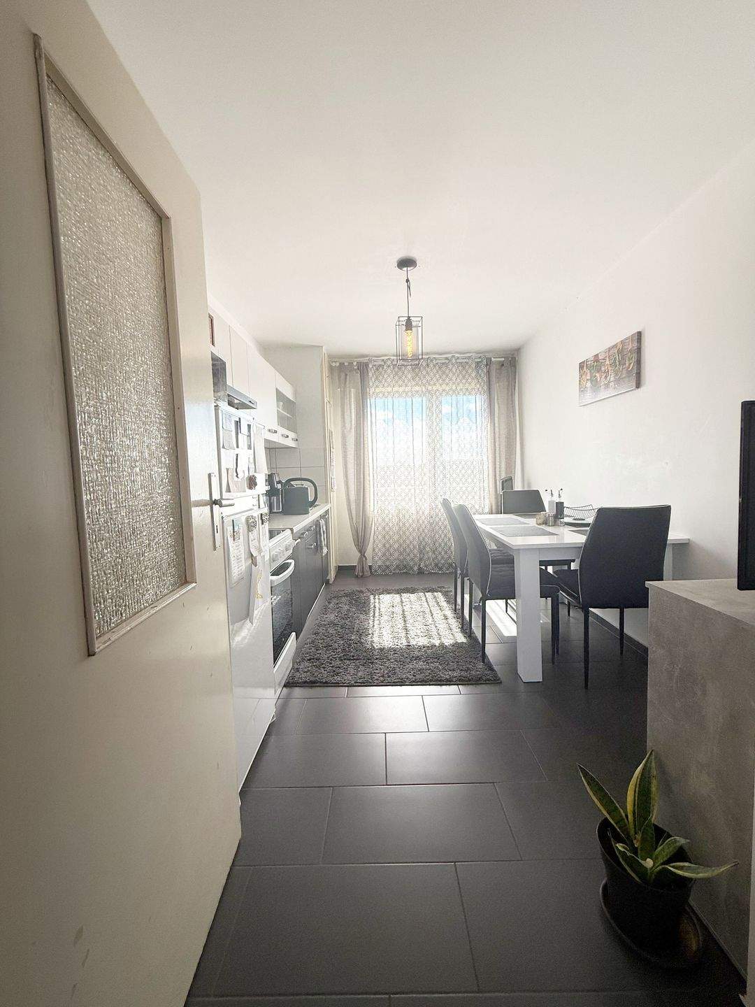 Bezugsfreie 2 ZKB mit Balkon in verkehrsgünstiger Lage | Großteils modernisiert | Fernwärme Heizung – Heidelberg – Vorschaubild 5