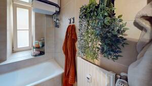 *Kapitalanlagemöglichkeit* Vermietete 2-Zimmer-Altbauwohnung im Erdgeschoss – 80634 München – Vorschaubild 3