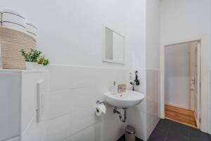 Frisch saniertes 64 m² Apartment mit Balkon in Charlottenburg – 10625 Berlin – Vorschaubild 7