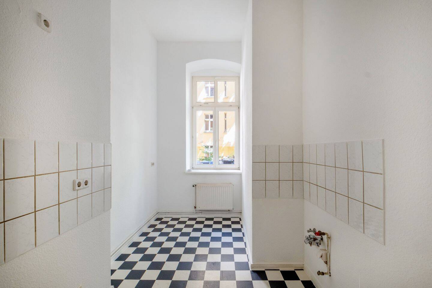 Altbaucharme nahe Boxhagener Platz - ruhig gelegene 2-Zimmer-Wohnung mit Potenzial – Berlin – Vorschaubild 2