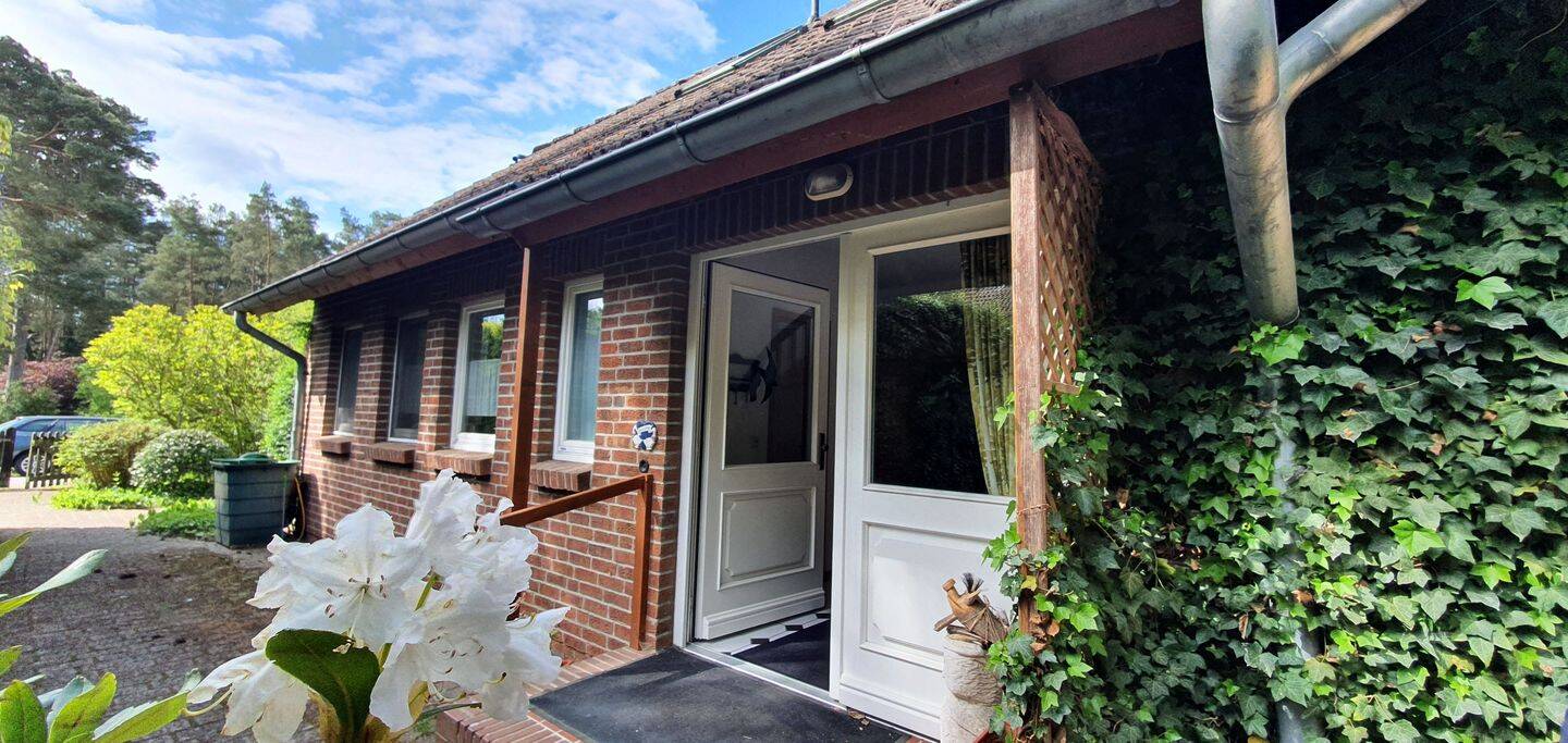 Sehr gepflegt und geräumig in ruhiger, bevorzugter Lage * 2 Küchen, 2 Bäder, Carport, Terrasse, Balkon, 2 Gartenteiche – Gorleben – Vorschaubild 6