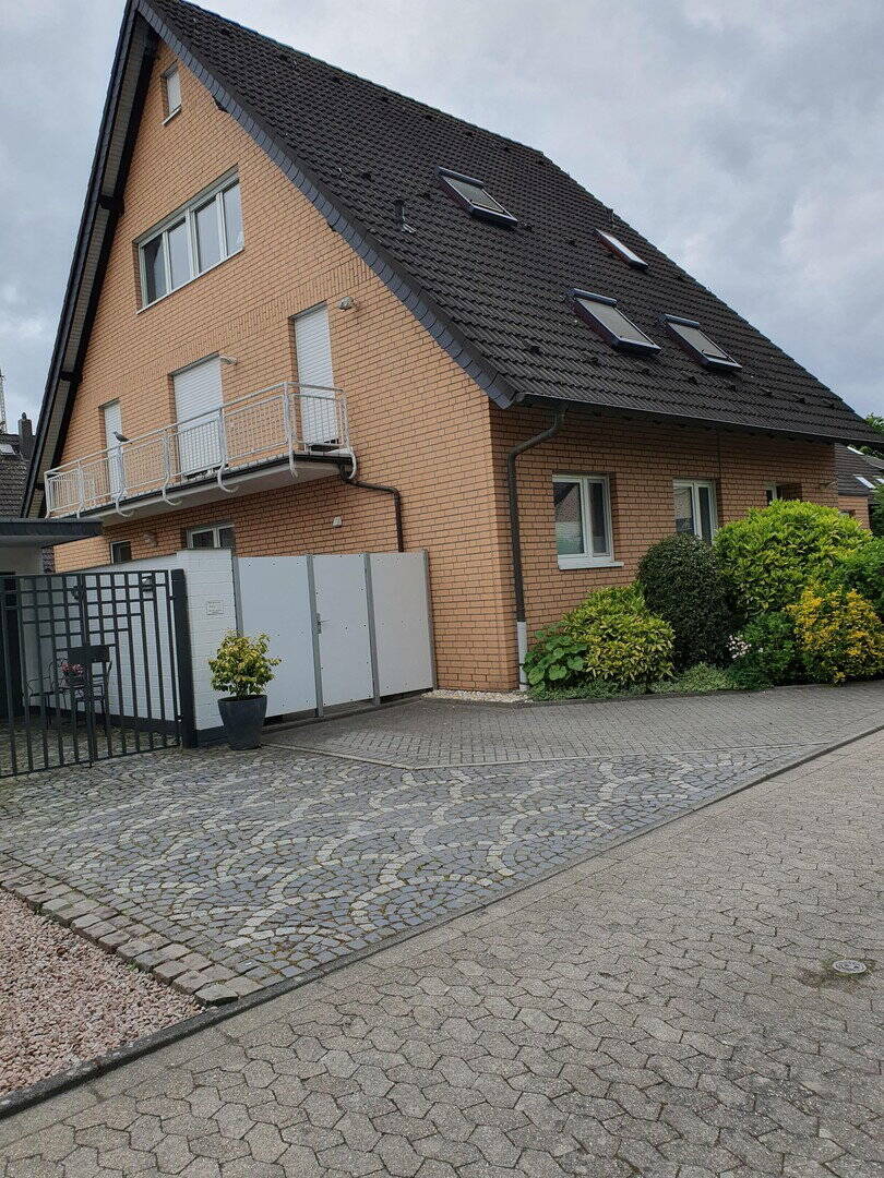 Zweifamilienhaus in bevorzugter Wohnlage – Ratingen – Bild 1 von 9