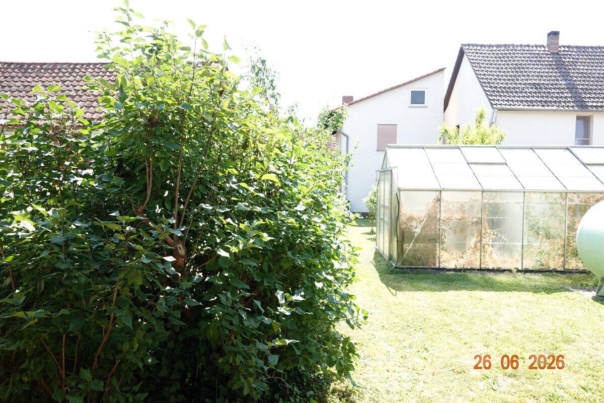 Heldra - freistehendes Einfamilienhaus mit drei unterkellerten Garagen und Potential zum Neubau EFH – Wanfried – Vorschaubild 6