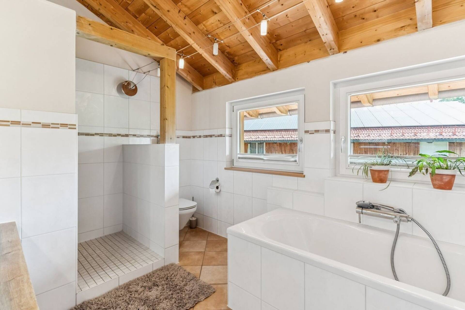 Haus in 82041 Oberhaching mit 206,61 m² kaufen