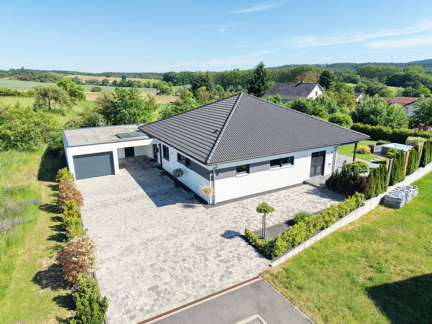 Neuwertiger & stilvoller Bungalow der Extraklasse! – Untersiemau – Vorschaubild 2