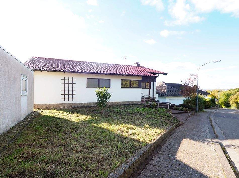 Einfamilienhaus mit Weitblick in Bestlage von Güdingen! – Saarbrücken – Bild 1 von 9