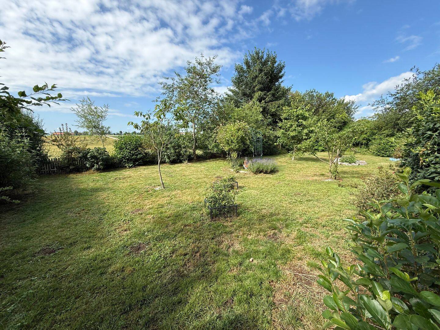Freiwerdendes Traumhaus nähe Chiemsee mit traumhaften Bergblick, Einliegerwohnung Doppelgarage und großen Garten – Kienberg – Vorschaubild 9